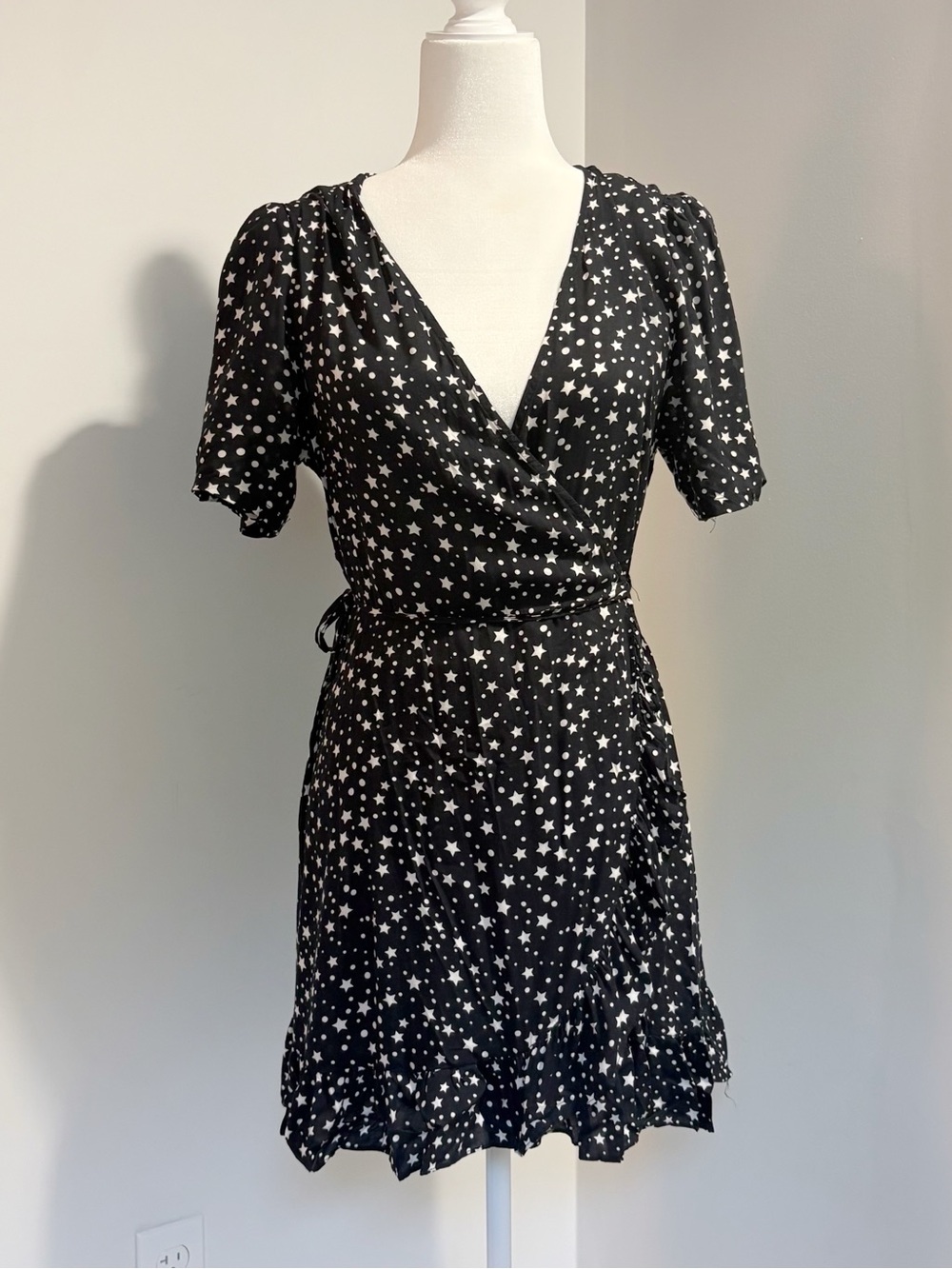 Cotton Candy LA Star Print Wrap Dress with Ruffle Size Medium Celestial Black